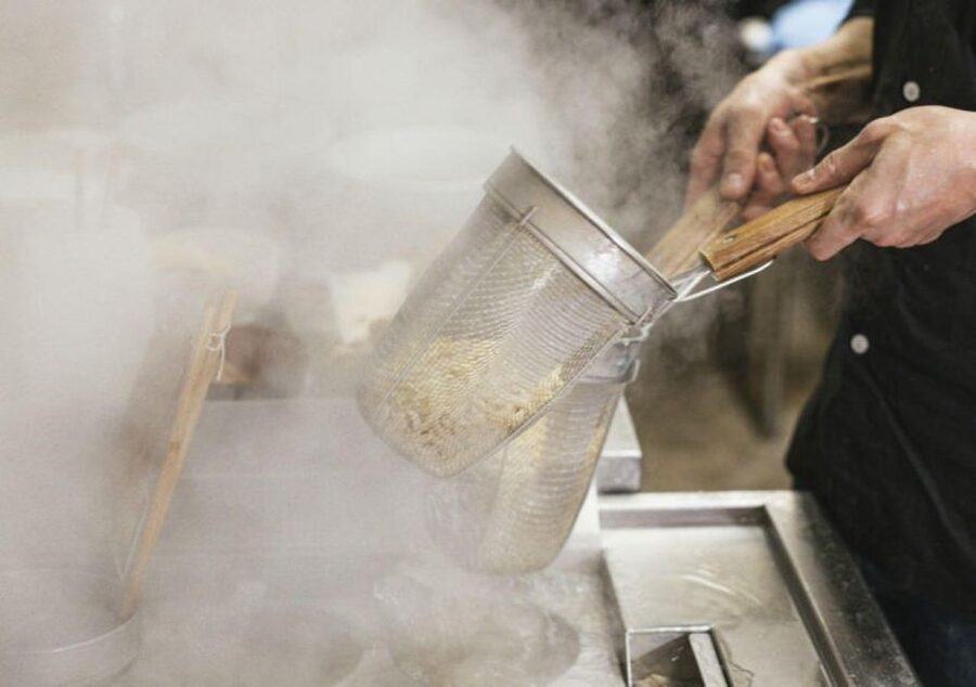 Tokyo: Easy Ramen Cooking Experience in Kabukicho, Shinjuku - Guides, language support, and how interactive it feels