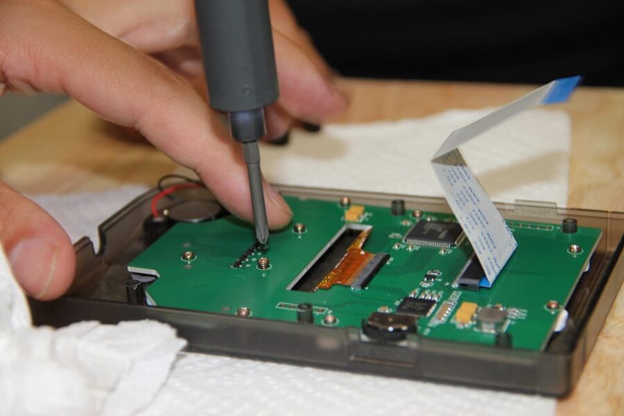 Tokyo: Gameboy Mod Workshop at Akihabara - The Main Event: Taking Apart and Rebuilding a DMG-01