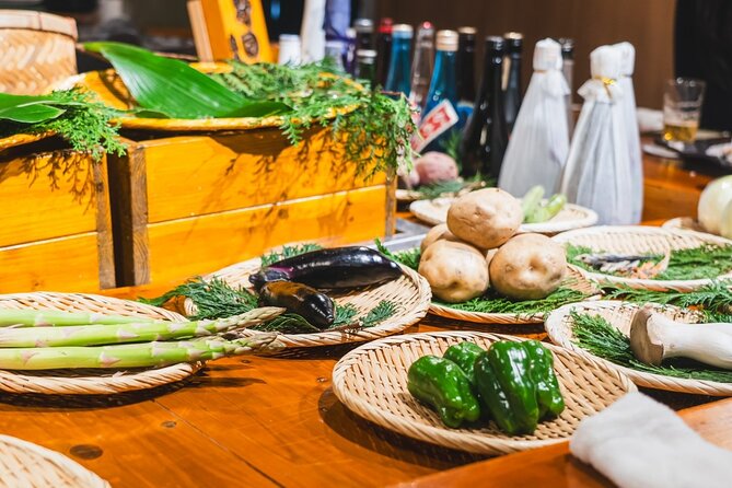 Tokyo Ginza Authentic Food Tour (Izakaya Hopping by local guide) - Small Group Size, Ryo as Your Guide, and Staying on Track