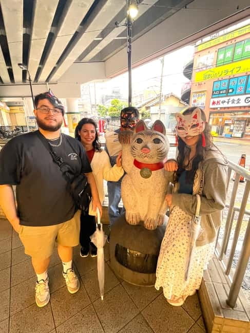 Tokyo: Gotokuji Cat Temple, Shinjuku Cat Cafe & 3D Cat Tour - Train transfer to Gotokuji: simple routing, smart use of transit