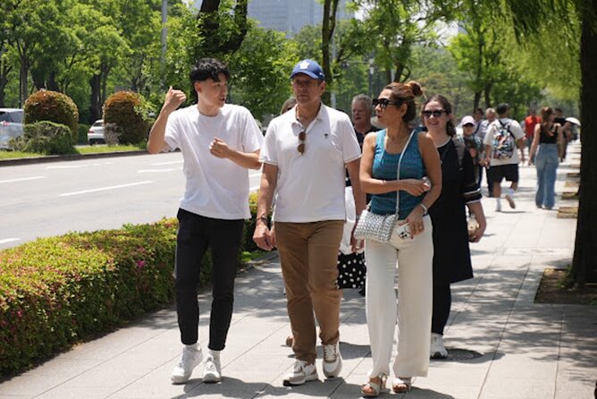 Tokyo: Imperial Palace and Shogun Historical Walking Tour - Your Guide and Small Group Pace, Up to 15 People