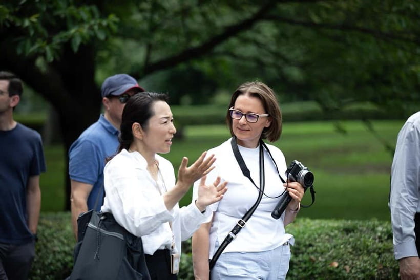 Tokyo: Imperial Palace East Gardens Walking Tour - Where you start at Starbucks, and how the tour is set up