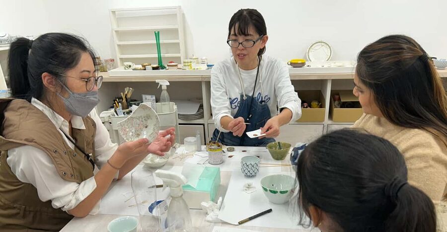 Tokyo: Kintsugi Workshop to Learn the Art of Golden Joinery - How the 2-Hour Workshop Flows Step by Step