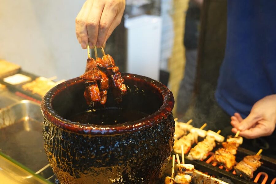 Tokyo: Local Foodie Adventure near Roppongi - How the guide makes the food stops feel personal