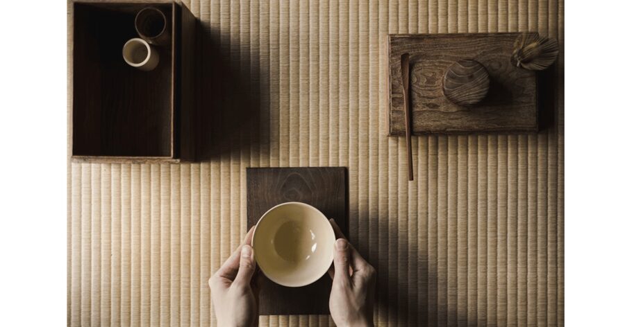 Tokyo: Matcha and Kimono Experience - Group size and the guide experience with Komei