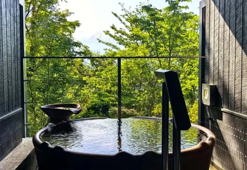 Tokyo: Mount Fuji 5th Station & Onsen Day Trip - Oshino Hakkai ponds: slow strolling in a Fuji-water village