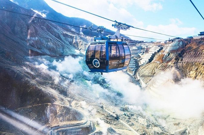 Tokyo: Mt. Fuji Cruise & Hakone Ropeway Day Trip by Bus - Hakone Jinja And The Peace Torii Over The Lake