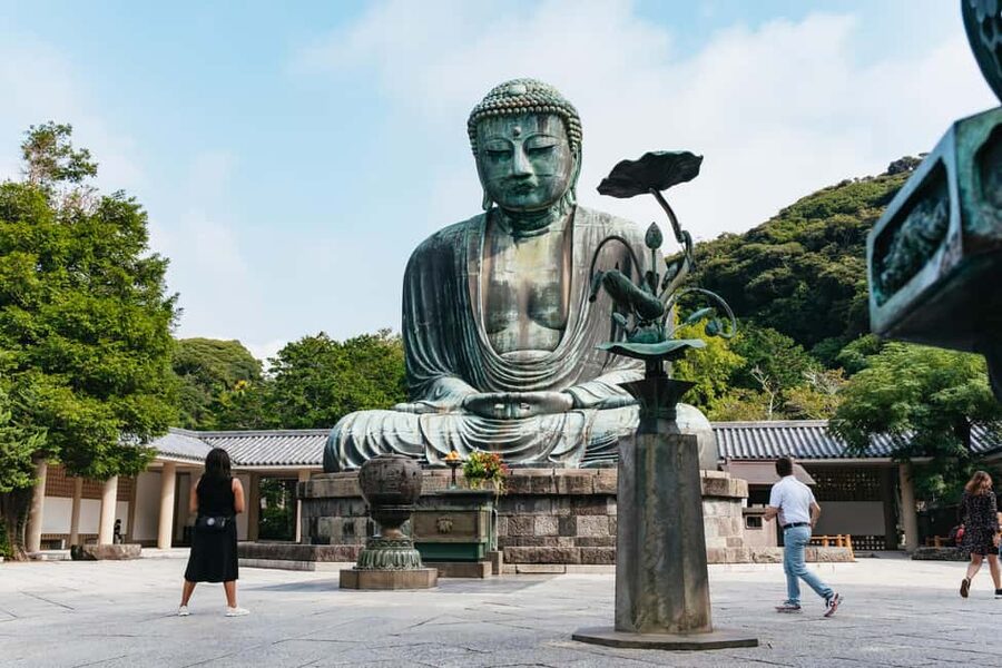 Tokyo: Mt. Fuji, Kamakura, Big Buddha, & Lake Ashi Day Trip - Kotoku-in in Kamakura: a short stop with a big payoff