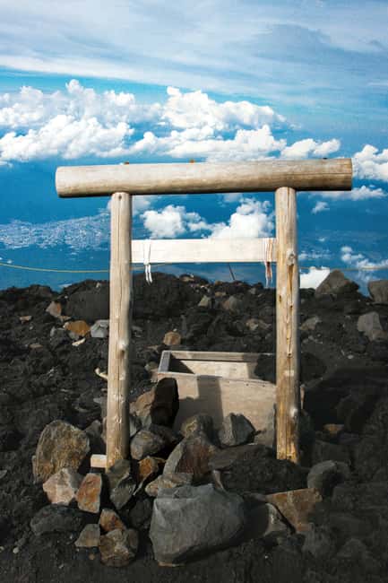 Tokyo: Mt. Fuji & Lake Kawaguchi Private Tour with Transfer - Lake Kawaguchi: Ropeway Views, Oishi Park, and a Cruise Mood