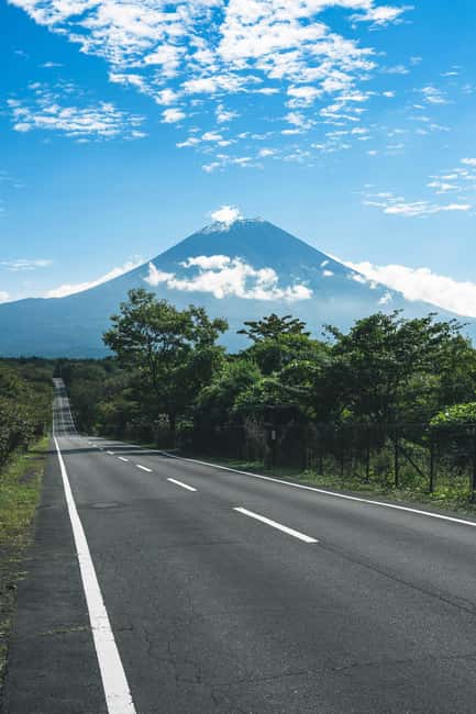 Tokyo: Mt. Fuji & Lake Kawaguchi Private Tour with Transfer - Saiko Iyashi-no-Sato Nenba: A Traditional Village Feel