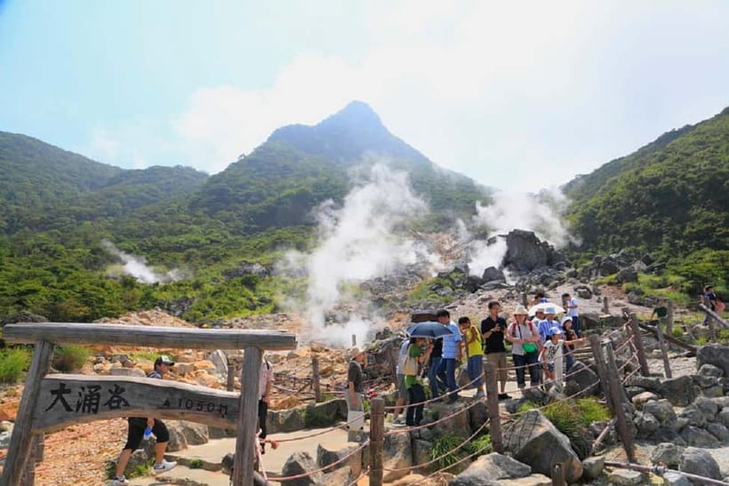 Tokyo: Mt. Fuji Tour, Hakone Ropeway, Owakudani, Lake Ashi - Oshino Hakkai: Snowmelt Ponds and Classic Fuji Scenery