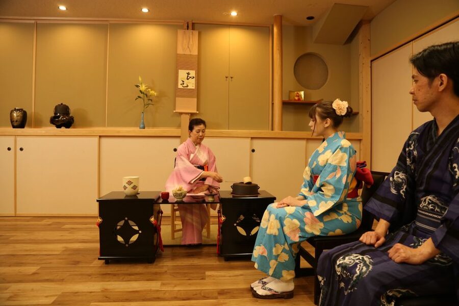 Tokyo: Practicing Zen with a Japanese Tea Ceremony - Finding Kikai Shinko Kaikan by Tokyo Tower, without stress