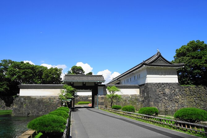 Tokyo Private Tour! Edo Castle & Imperial Palace East Gardens - Guides make the difference: what you gain from Naoko, Akiyoshi, Shigeru, and Mikio