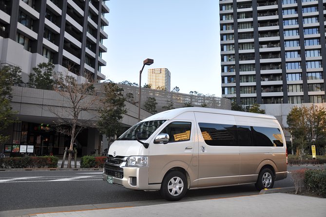 Tokyo private transfer to Narita Airport (NRT) - What Happens During the Ride: Air-Conditioning, Water, and Luggage Space