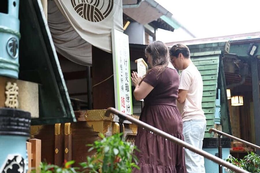 Tokyo: Private Tsukiji Fish Market Tour with 3 food stops - Namiyoke Inari Jinja: A Shinto Moment That Makes the Market Feel Less Random