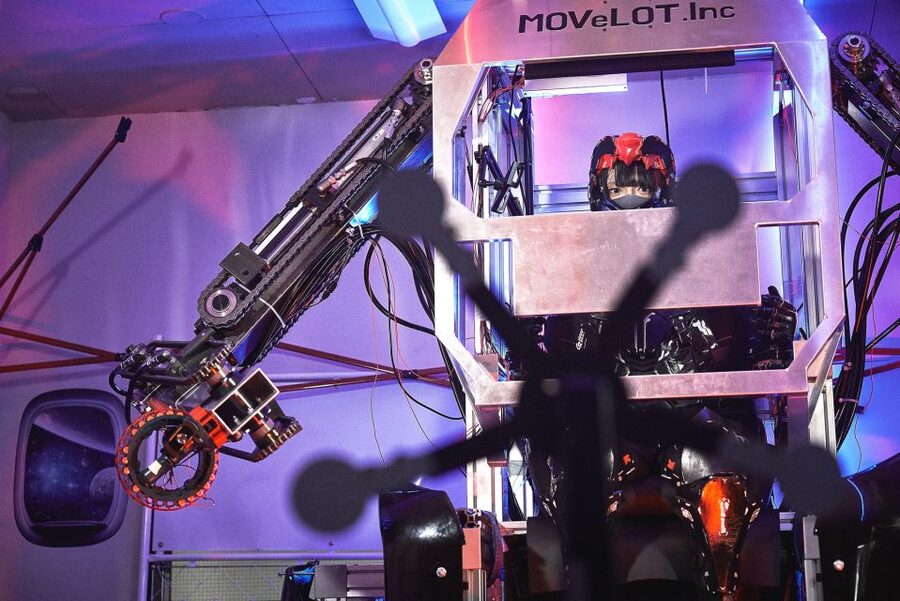 Tokyo: Robot Piloting Attraction Ticket - VR shooting games: where the story turns into targets