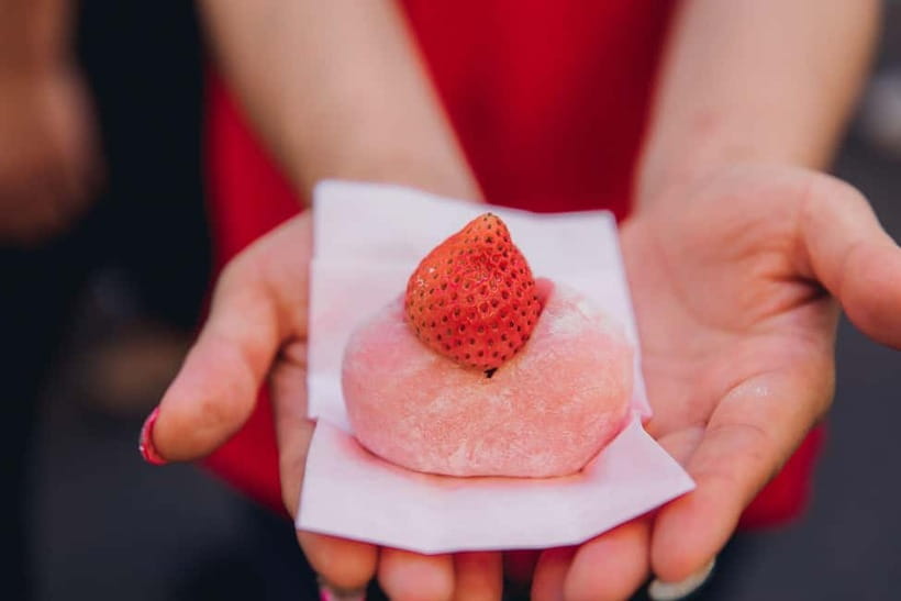 Tokyo’s Kitchen: Tsukiji Market Food & Culture Walk - Tsukiji Outer Market With a Guide Who Knows Everyone