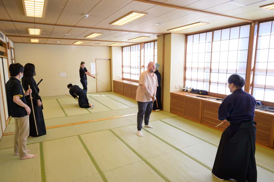 Tokyo: Samurai Adventure! Authentic Sword Experience - Practice with partners and action-movie moments