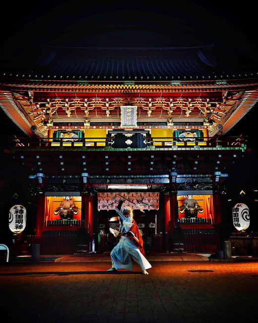 Tokyo: Samurai Entertainment Night Show in Kanda Shrine - The evening clock: doors open at 19:00, show at 20:15, photos end at 22:00