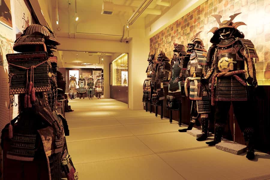 Tokyo: Samurai Ninja Museum Guided tour and Experience - Armor, helmets, and swords: why seeing the objects matters