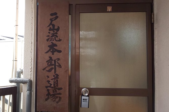 Tokyo:Samurai sword and archery class from a samurai descendant - The katana lesson: history, parts, and how to handle the blade