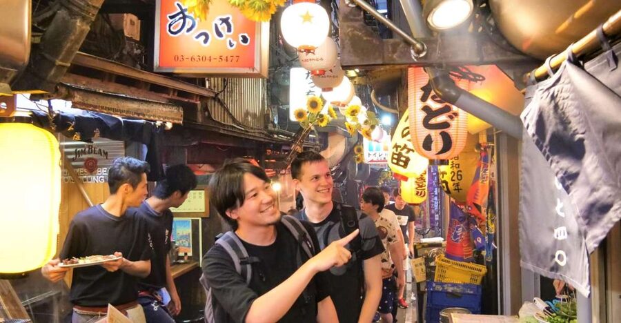 Tokyo: Shinjuku Bar Hopping with All-You-Can-Drink & Dinner - Why Shinjuku Bar Hopping Feels Easier With a Local Guide