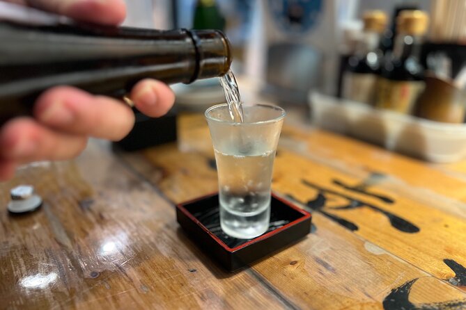 Tokyo: Shinjuku Food Tour (13 Dishes at 4 Local Eateries) - Drinks included: how the tasting plan stays fun (not chaotic)