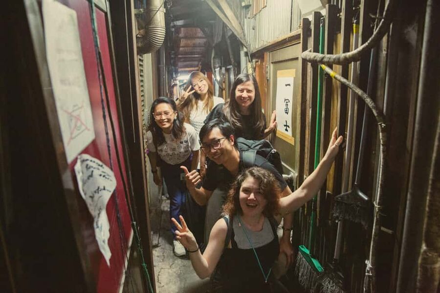 Tokyo: Shinjuku Izakaya and Golden Gai Bar Hopping Tour (2h) - Group Size, Walking Pace, and Social Comfort