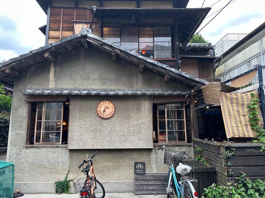 Tokyo:Stroll in Old traditional culture towns~Yanaka & Nezu - Nezu Shrine and its torii path: the kind of calm you can feel