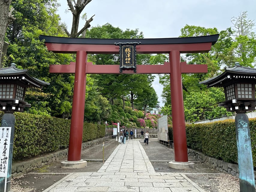 Tokyo:Stroll in Old traditional culture towns~Yanaka & Nezu - Meeting locals the right way, with time for real questions