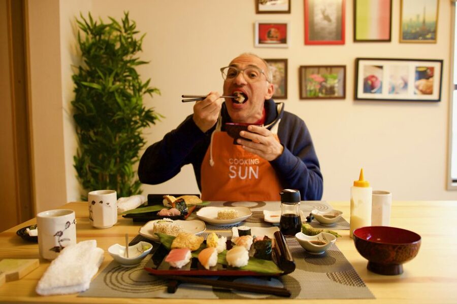 Tokyo: Sushi Making Class - Finding the beige building and starting on time