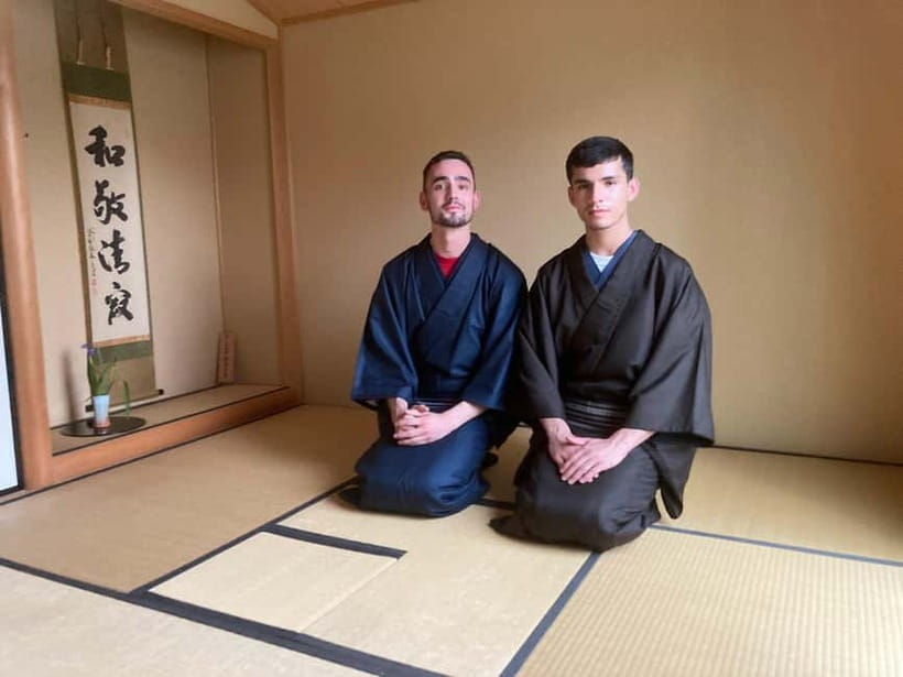 Tokyo: Tea Ceremony Experience in a small tea room - Inside a small Tokyo tea room, why this feels calm instead of touristic