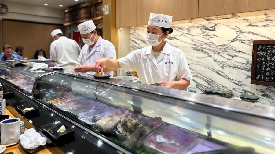 Tokyo: Toyosu Tuna Auction &Tsukiji Market Gourmet Adventure - What Happens After the Auction: Toyosu Breakfast That Actually Feels Like Tokyo