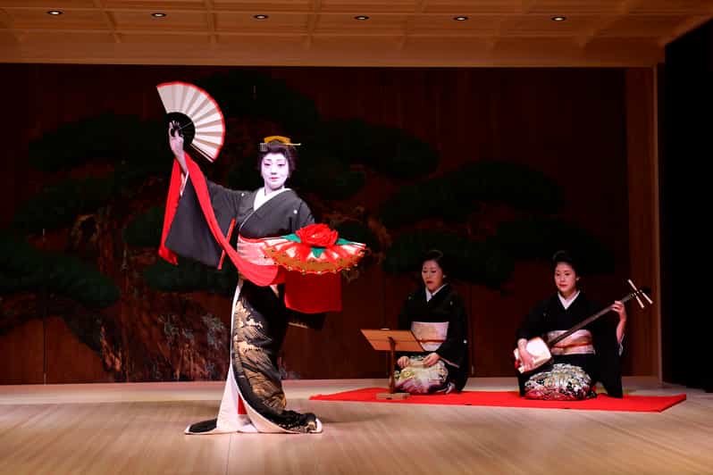Tokyo: Traditional Japanese Performing Arts Show and Dinner - Stepping into SUIGIAN, down from Fukutoku Garden