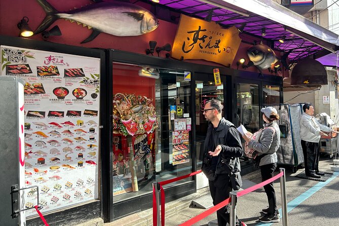 Tokyo: Tsukiji Fish Market Food and Walking tour - The Guide Factor: Why Small-Group Matters More in Tsukiji