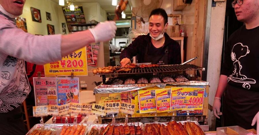 Tokyo: Tsukiji Fish Market Tour with 6 Stops & Seafood Lunch - Starting at Tsukiji Hongan-ji, Where Etiquette Matters