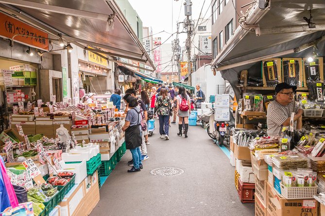 Tokyo : Tsukiji Fish Market Tour with Fresh Sashimi Tasting - Who should book this Tsukiji fish market tour