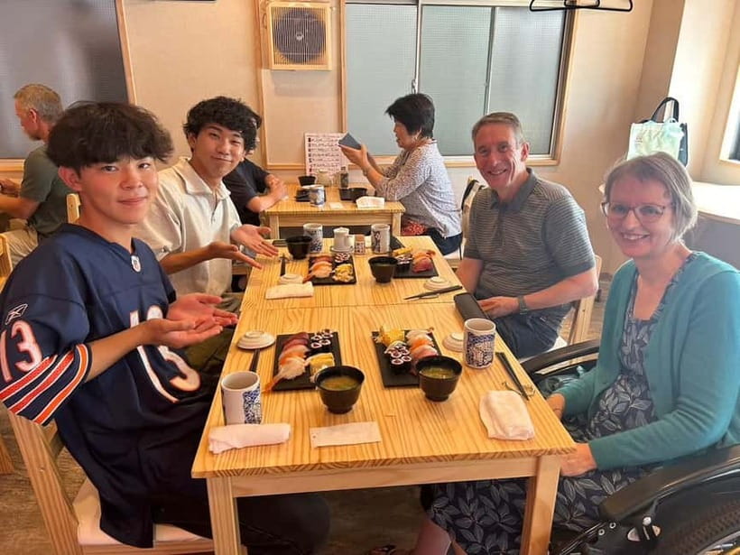Tokyo: Tsukiji walk & sushi private tour with Uni Students - Tsukiji Outer Market walking time, what to look for and how to order