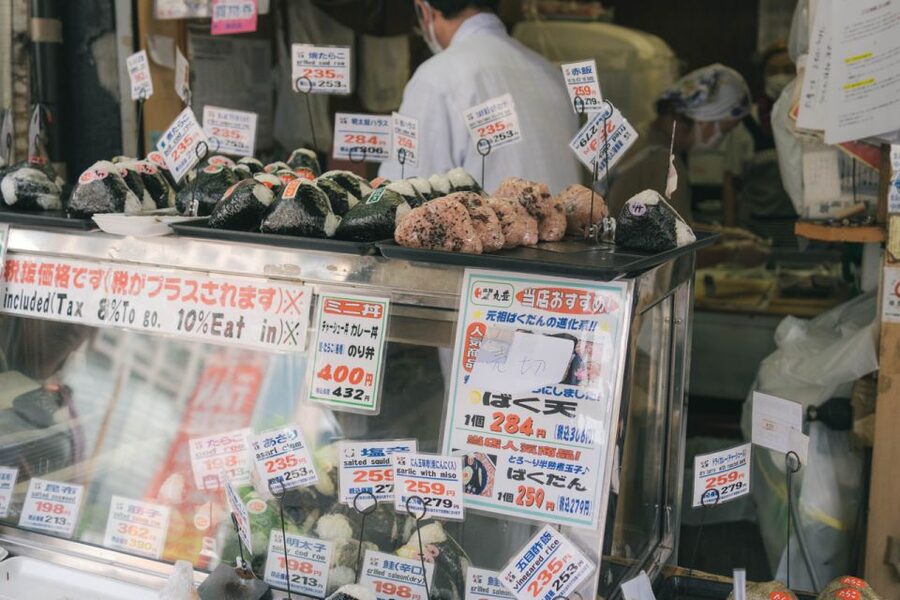 Tokyo: Tsukiji walk & sushi private tour with Uni Students - Price, logistics, and how to get full value from $87