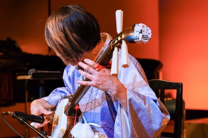Traditional Japanese Music show & Experience Tour in Osaka - The hands-on block: try playing traditional instruments