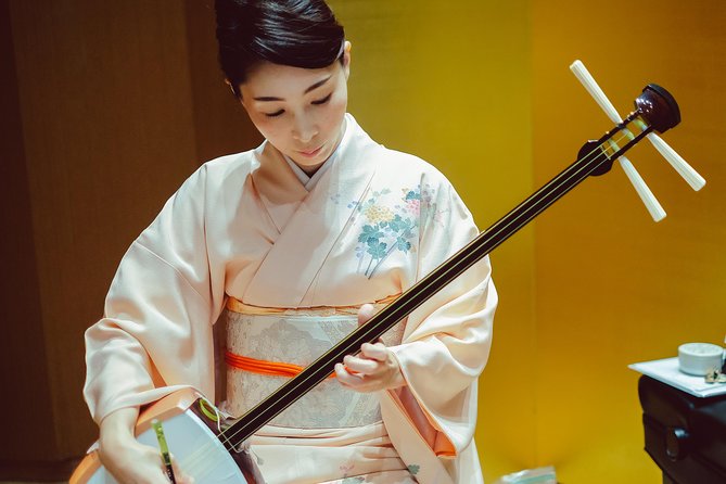 Traditional Japanese Music ZAKURO SHOW in Tokyo - Traditional Japanese Music at ZAKURO: What the Show Really Feels Like