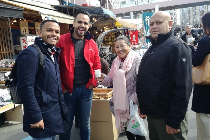 Tsukiji Food and Toyosu Market with Government-Licensed Guide - How to eat and shop without turning it into chaos