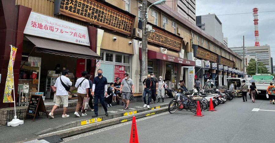 Tsukiji: Outer Market Walking Tour & Sake Tasting Experience - Key highlights worth showing up for