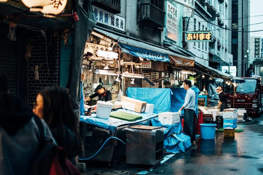 Tsukiji: Outer Market Walking Tour & Sake Tasting Experience - Tsukiji in one afternoon: prayer manners, market snacks, and unlimited pours