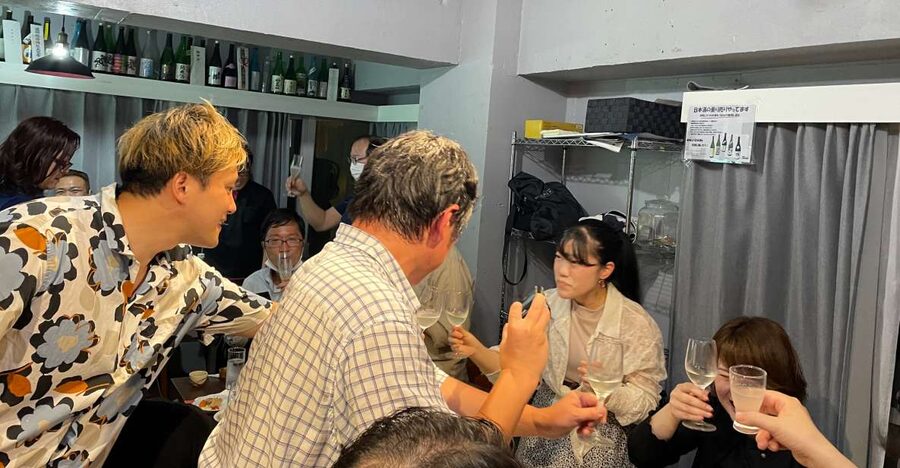 Tsukiji: Unlimited Sake Tasting Experience - Where to Go in Tsukiji: Red Brick Building to 4F
