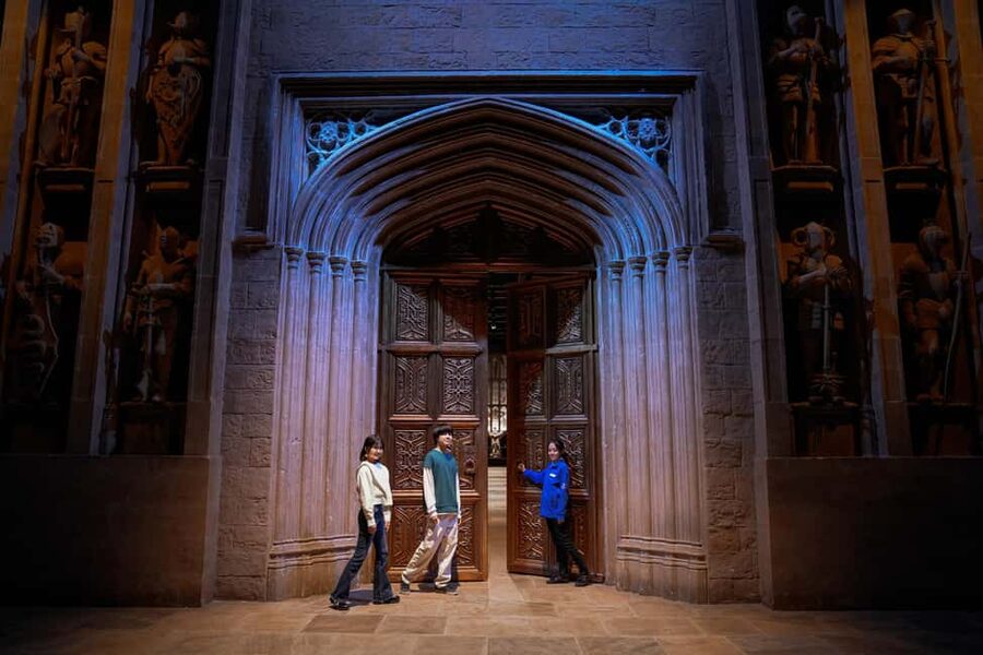 Warner Bros. Studio Tour Tokyo - The Making of Harry Potter - Great Hall and Diagon Alley, two sets that make the story feel real